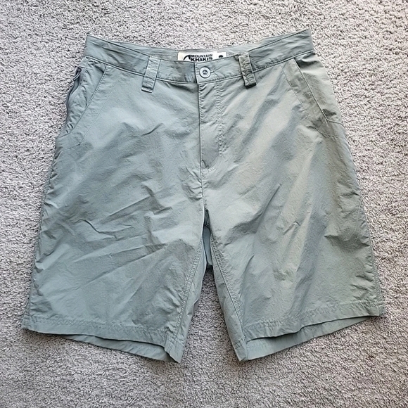 Mountain Khakis Shorts Mens 32x9 Green Fishing Nylon Lightweight Outdoor Camping - Picture 1 of 11